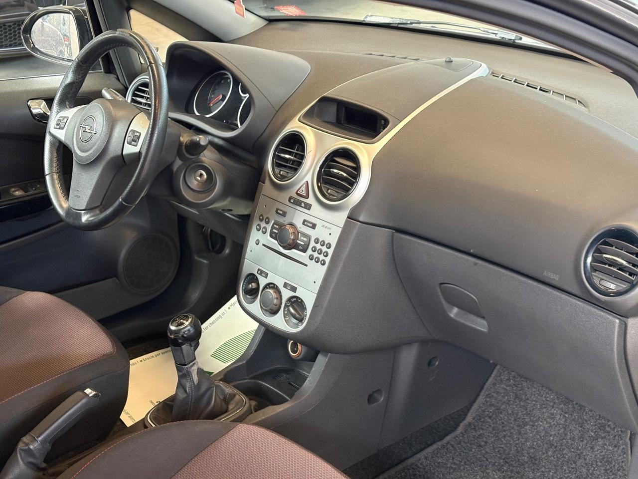 Opel Corsa 1.2 3 porte Sport