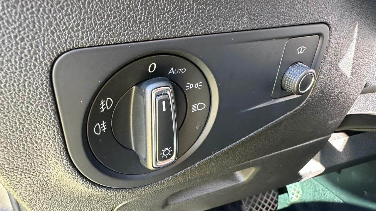 Volkswagen Tiguan 2.0 TDI SCR DSG Business BlueM Tech 2019 PERFETTA LEGGI TESTO