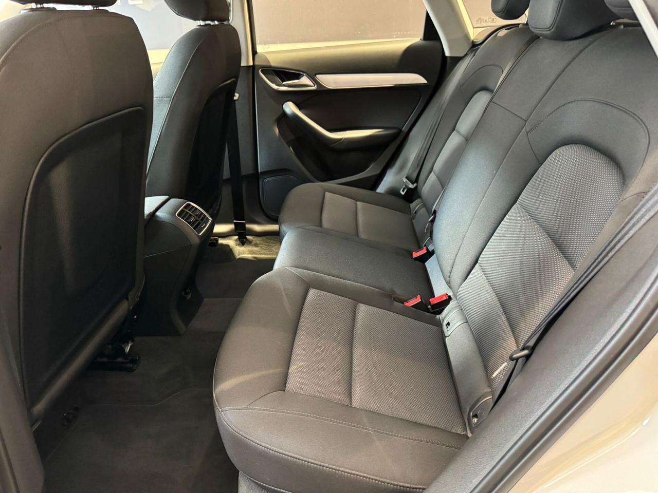 Audi Q3 2.0 TDI 150 CV Business
