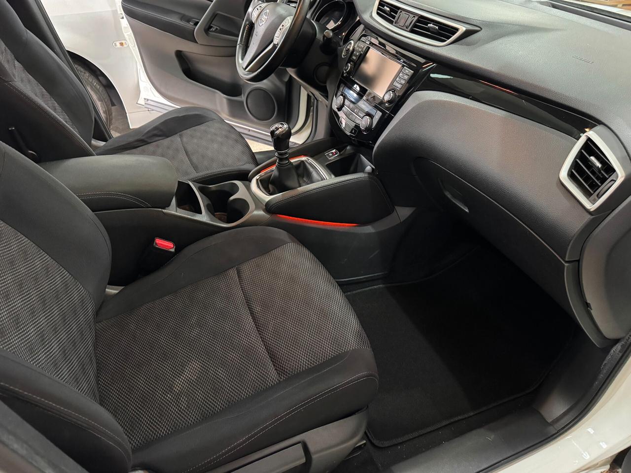 Nissan Qashqai 1.5 dCi 110 cv. Tekna TETTO-NAVIGATORE