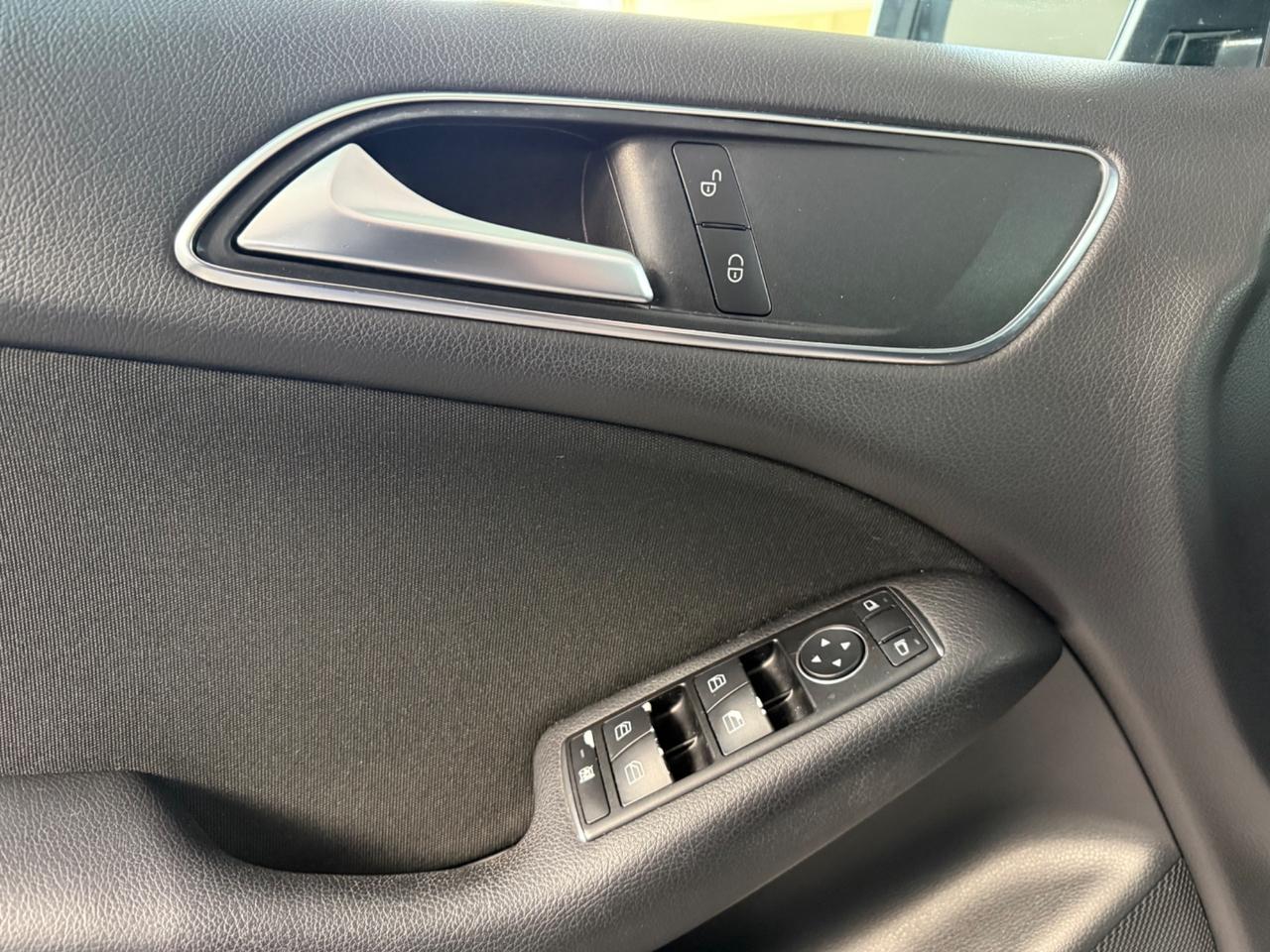 Mercedes-benz B 180 CDI BlueEFFICIENCY Premium MOTORE MERCEDES