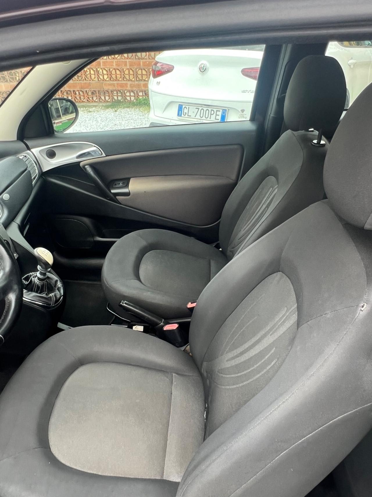 Lancia Ypsilon 1.2 69 CV Unyca