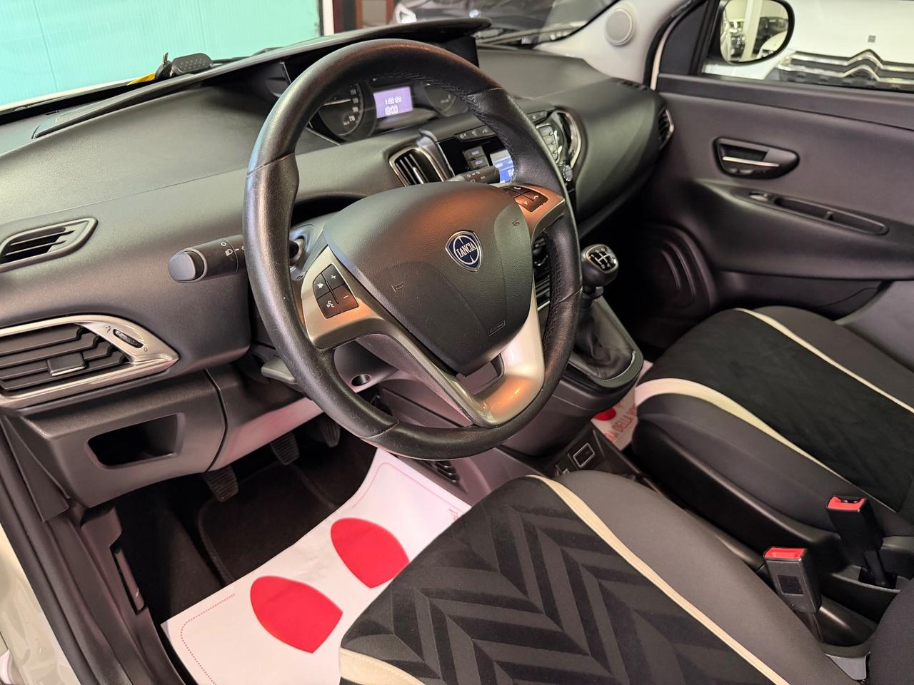 Lancia Ypsilon 1.2 69 CV 5 porte Benz/GPL Ecochic Gold
