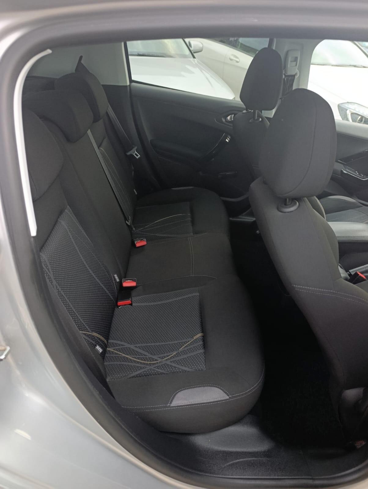 Peugeot 208 1.4 e-HDi Active Aut. 2013