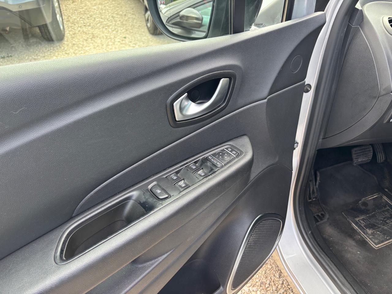 Renault Captur dCi 8V 90 CV EDC Initiale Paris