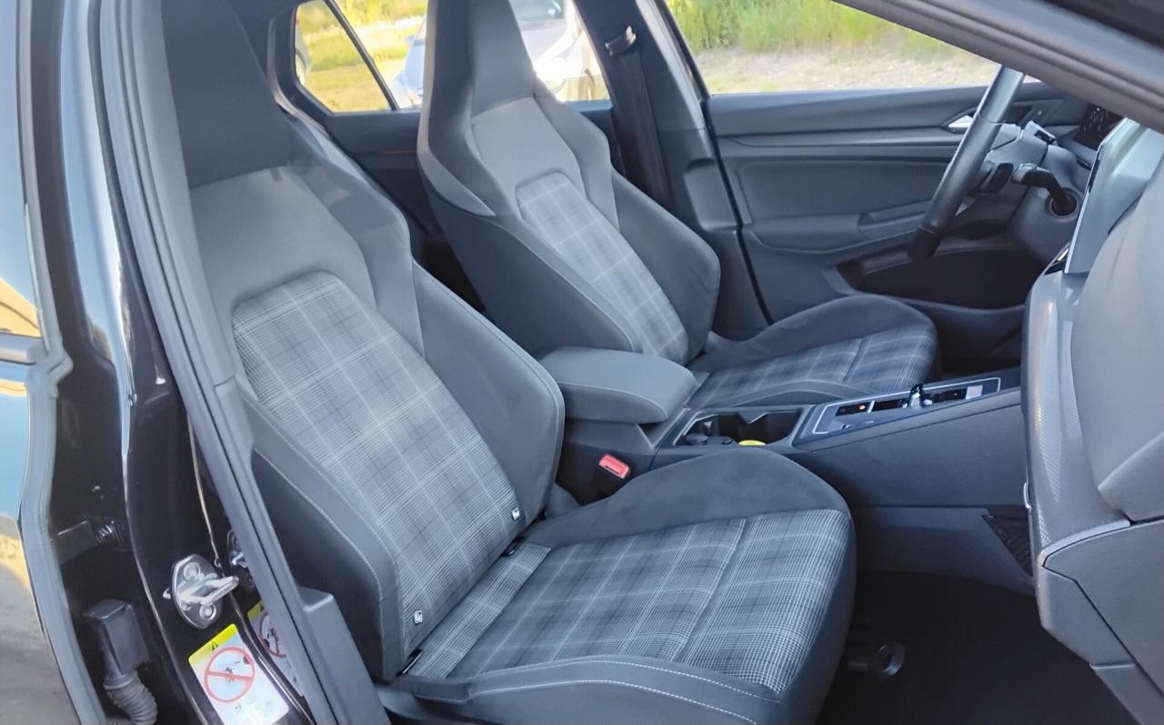 Volkswagen Golf 2.0 GTD DSG