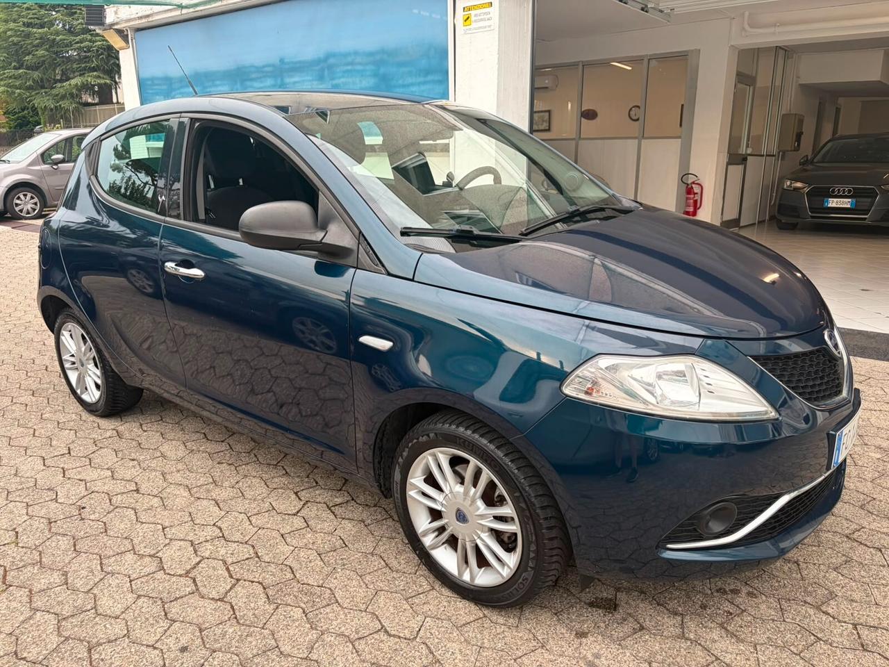 Lancia Ypsilon 1.2 69 CV 5 porte Platinum*EURO6*NEOPATENTATI