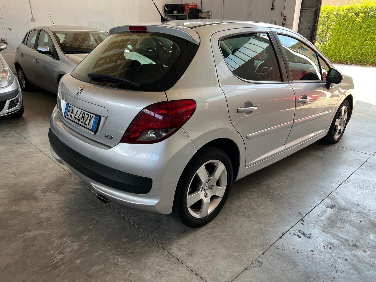 Peugeot 207 1.6 HDi 110CV 5p. XS