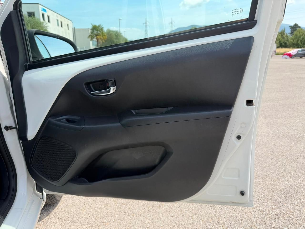 Toyota Aygo 1.0 VVT-i X-BLACK 140000 KM
