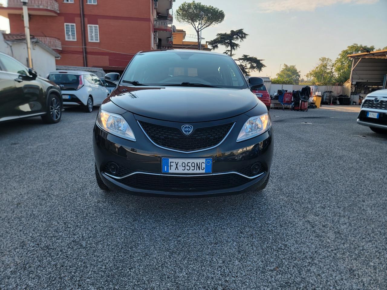 LANCIA Ypsilon 1.2 69 CV 5 porte S&S Black and Noir garanzia