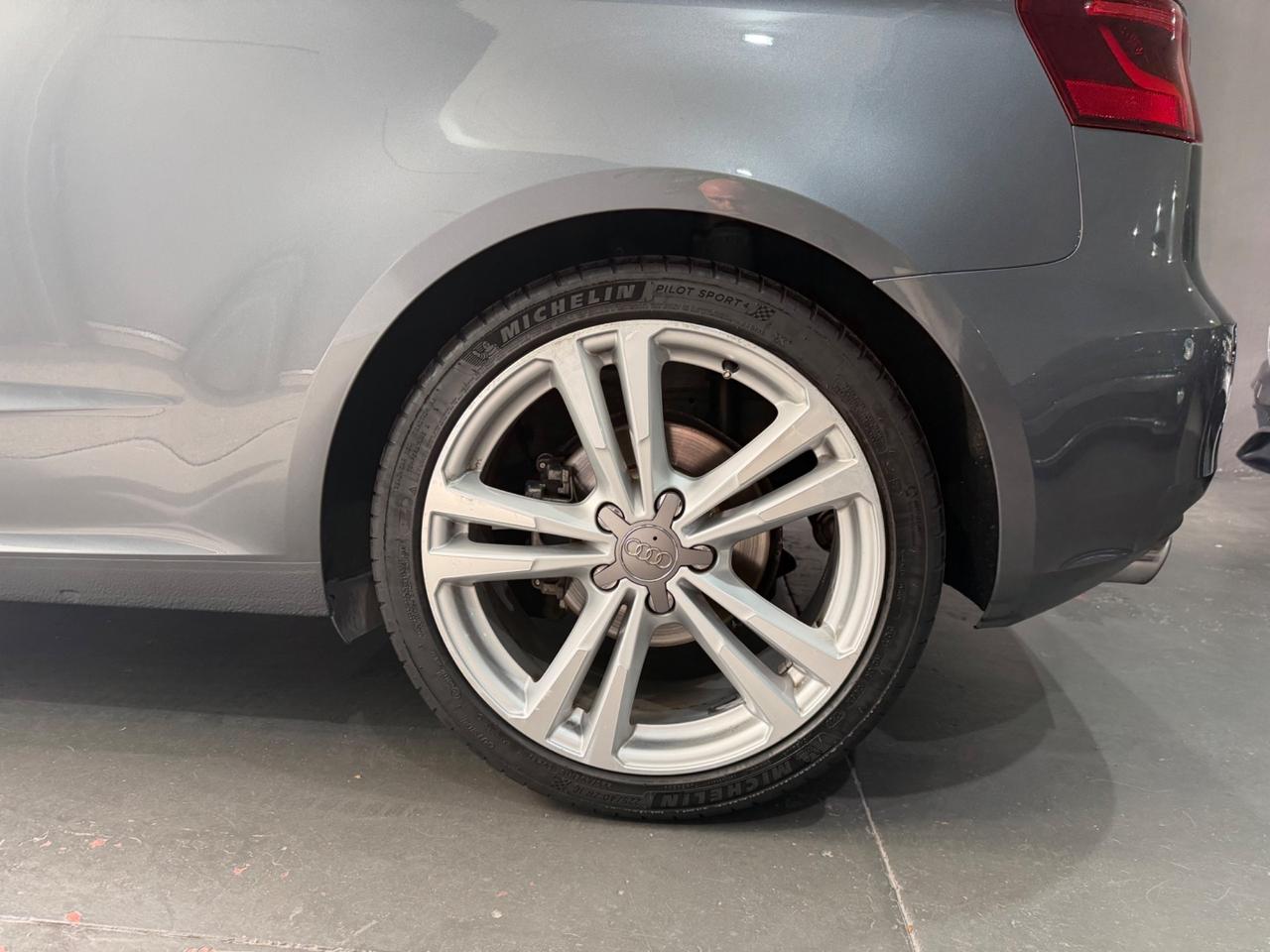 AUDI A3 3P 1.8 TFSI S LINE SPORTPAKET