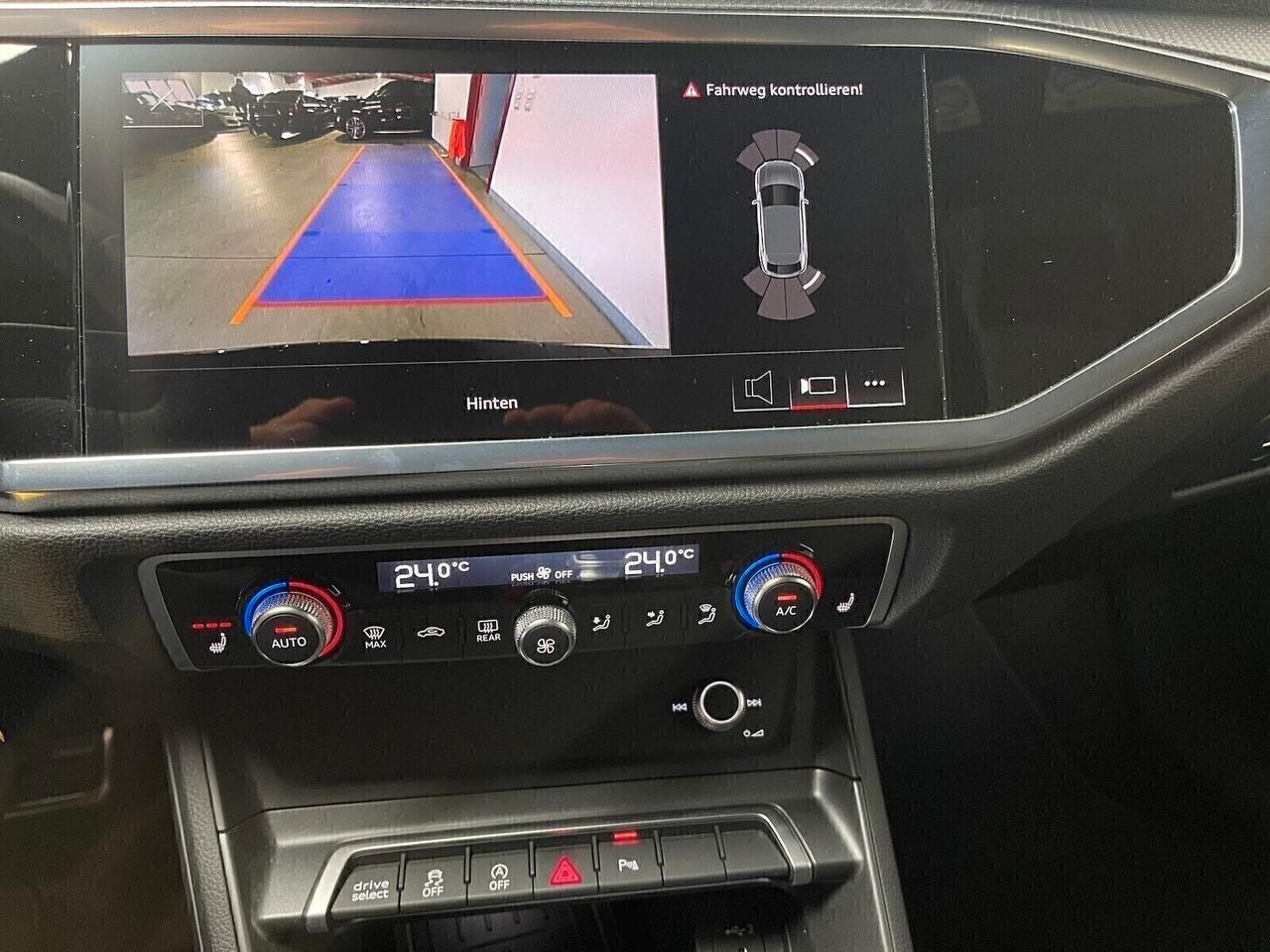 Audi Q3 SPORTBACK 35 TDI QUATTRO S LINE + PANORAMA + R20 + FARI MATRIX + BLACK PACK