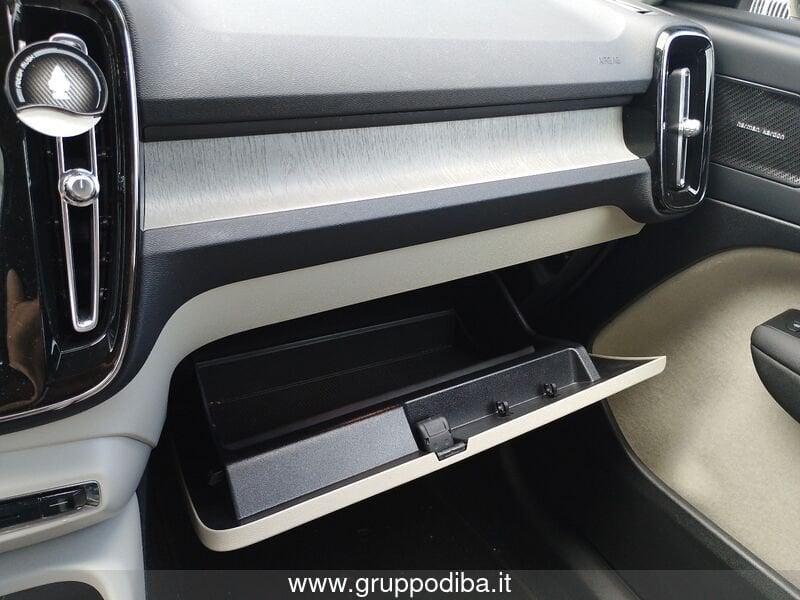 Volvo XC40 2023 2.0 b3 Ultimate Dark auto