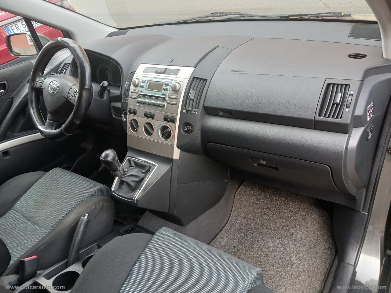 TOYOTA Corolla Verso 2.0 16V D-4D Sol