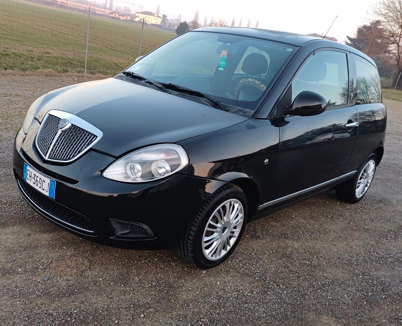 Lancia Ypsilon 1.2 69 CV 5 porte S&S Platinum