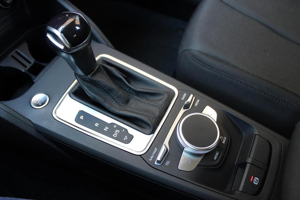 AUDI Q2 2.0 TDI s-tronic Admired *V. Cockpit
