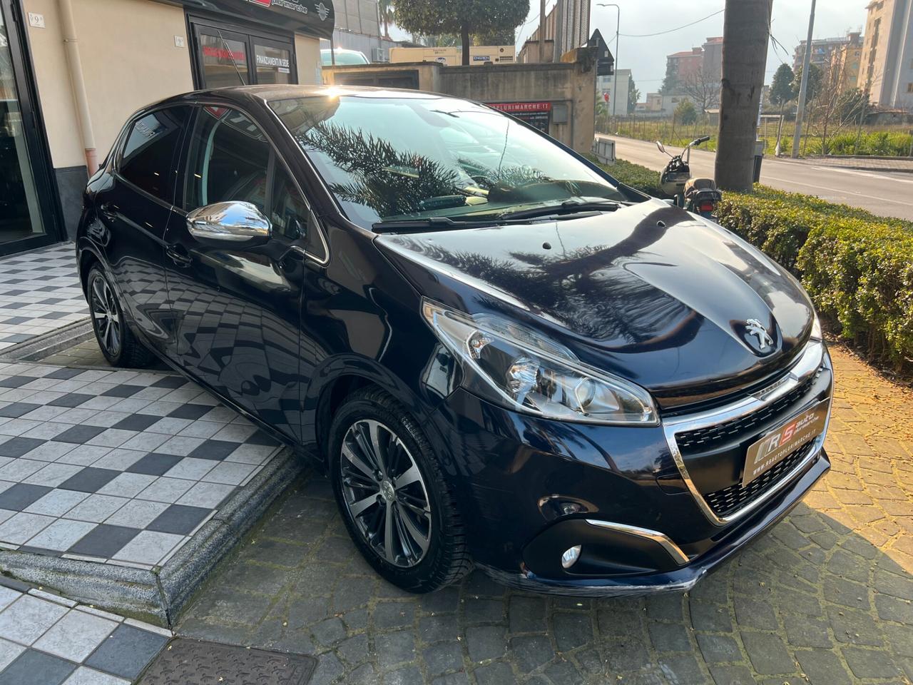 Peugeot 208 PureTech 82 5 porte Allure