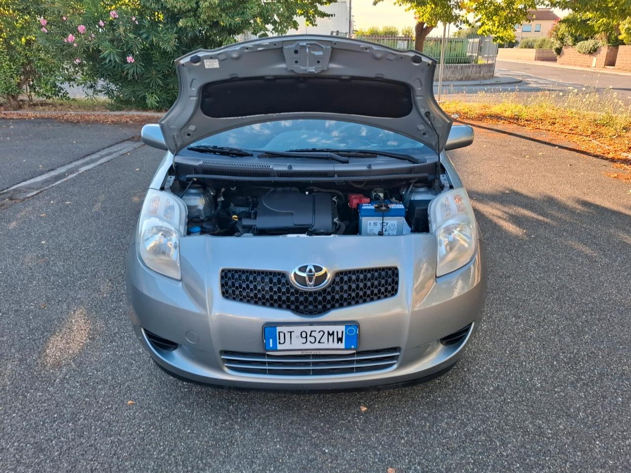 Toyota Yaris 1.0 3 porte 09 SOLO 116.000 KM Navigatore