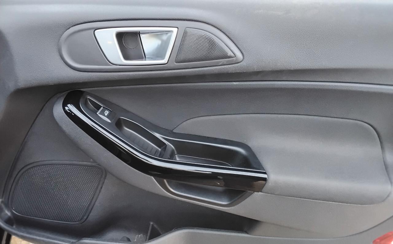 Ford Fiesta 1.4 5p. Bz.- GPL Titanium