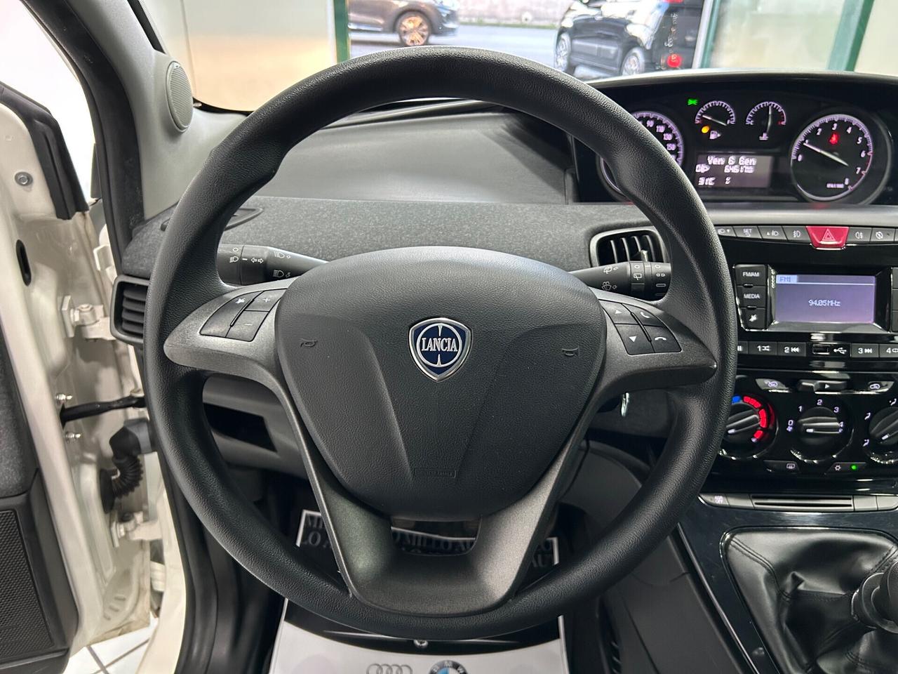 Lancia Ypsilon 1.2cc 69CV GPL Elefantino Blu