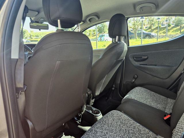 LANCIA Ypsilon 1.0 FireFly 5 porte S&S Hybrid Ecochic Silver