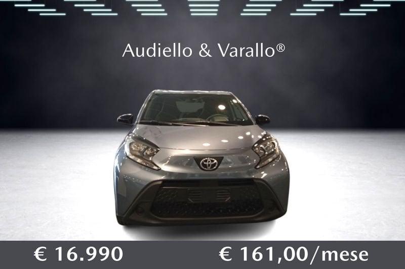 Toyota Aygo X 1.0 B.72 CV 5 p. Active + SEDILI ANT. RISCALDABILI e PROMO CERCHI IN FERRO E GOMME TERMICHE