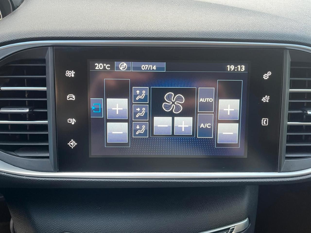 Peugeot 308 BlueHDi 120 S&S SW Allure