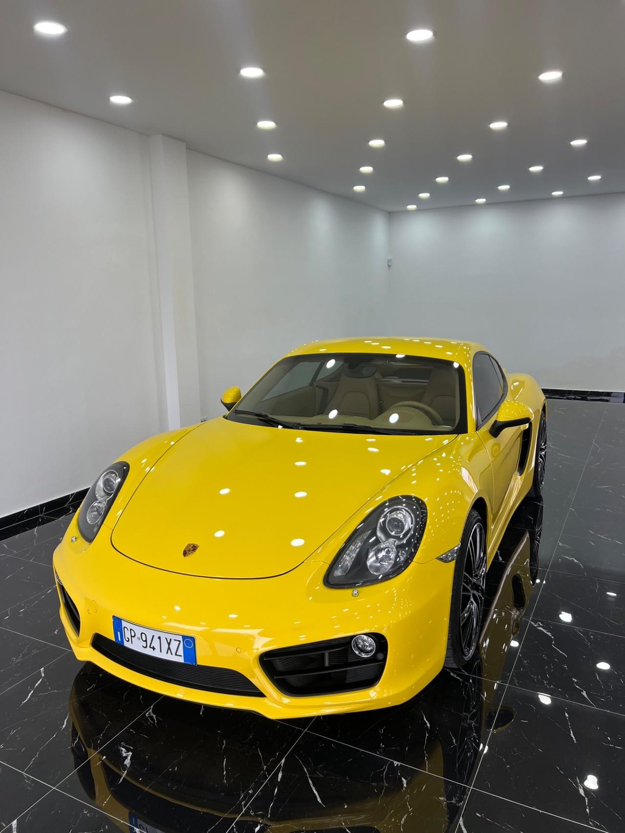 Porsche Cayman 2.7