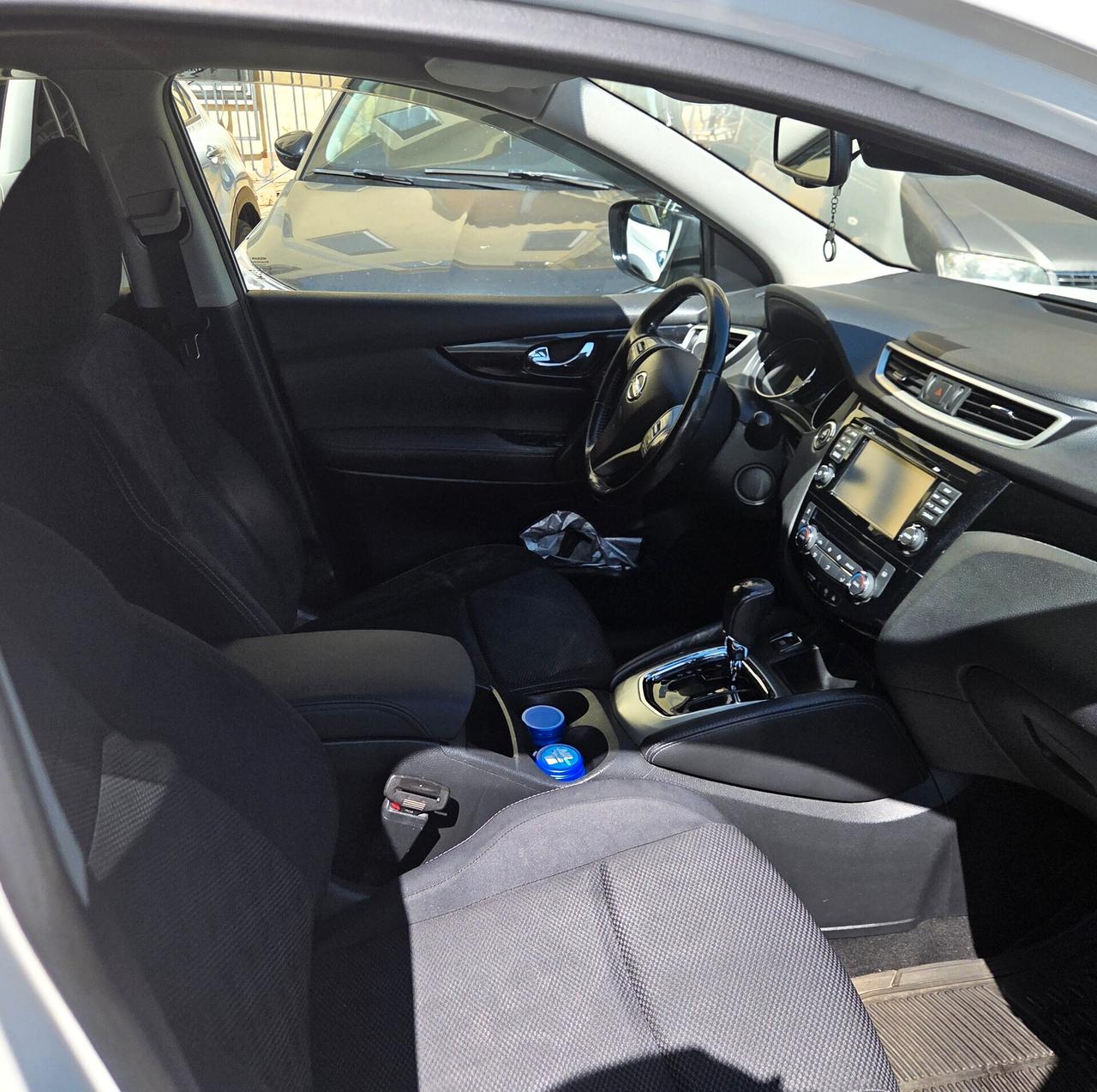 Nissan Qashqai 1.6 dCi AUTOM. NAVI CERCHI 18 FULL