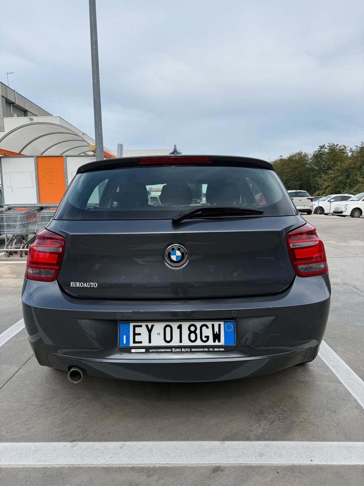 Bmw 118 118d 5p. Unique
