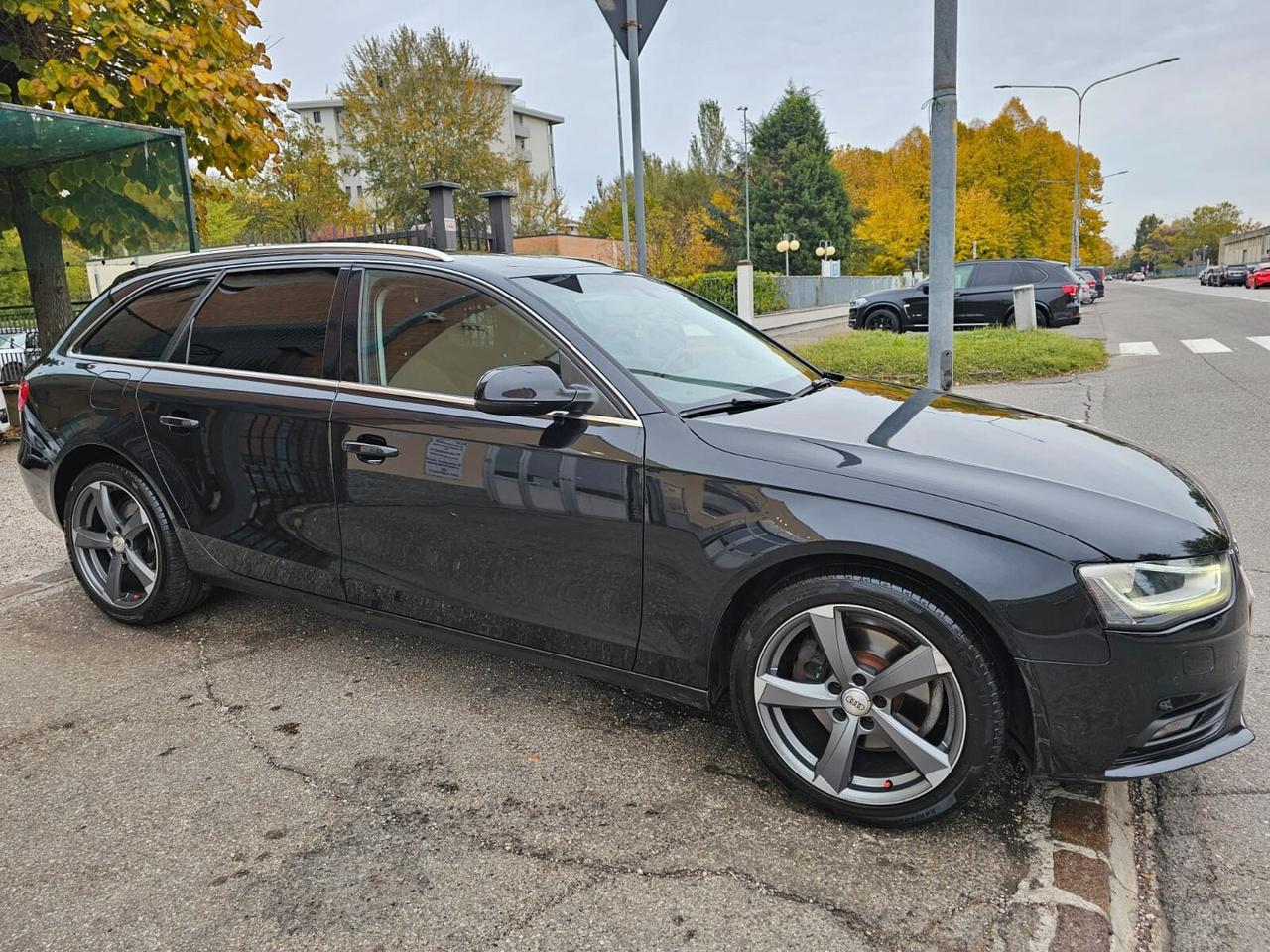 Audi A4 Avant 2.0 TDI 120cv Business Plus*Navi*Bi-Xeno*18*
