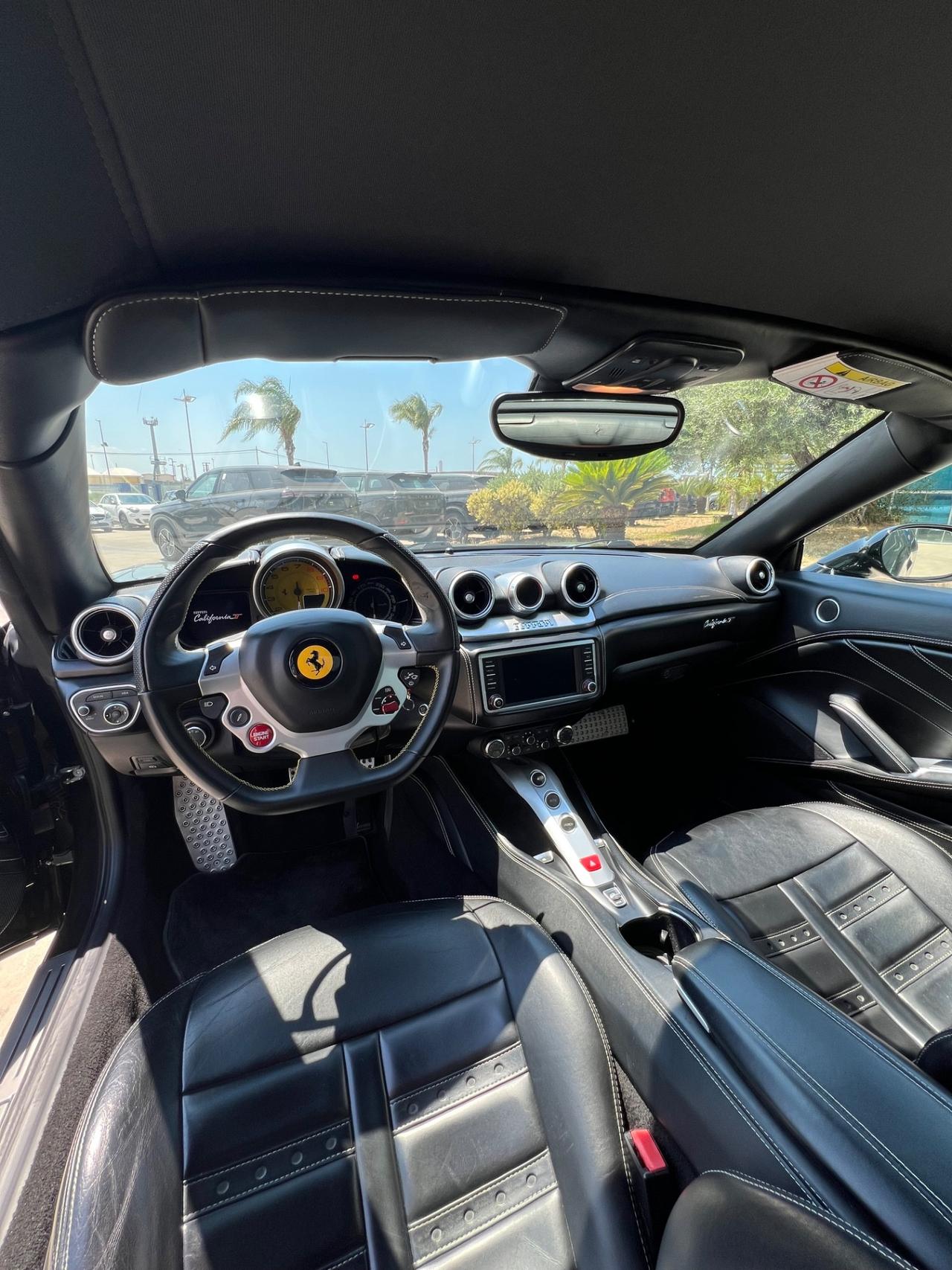 Ferrari California T DCT cabrio 560CV RWD