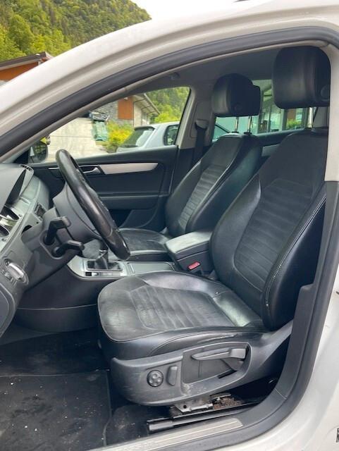 Volkswagen Passat 2.0 TDI AUTOCARRO 2013