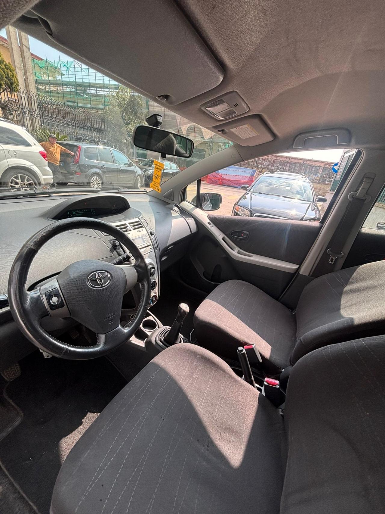 Toyota Yaris 1.0 5 porte Sol