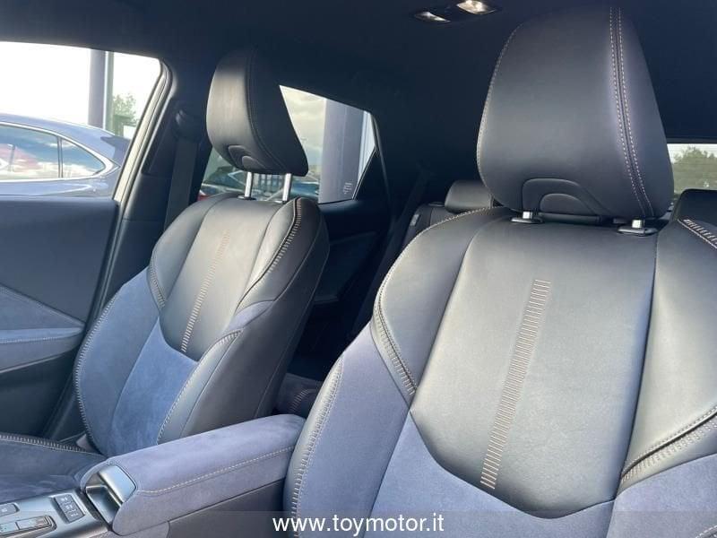 Lexus LBX Hybrid Cool