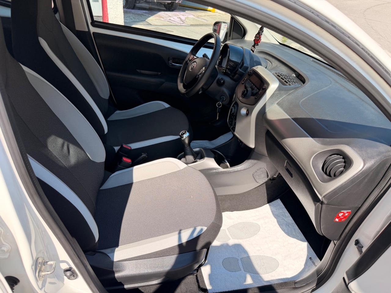 TOYOTA AYGO 1.0 X PLAY NEOPATENTATI