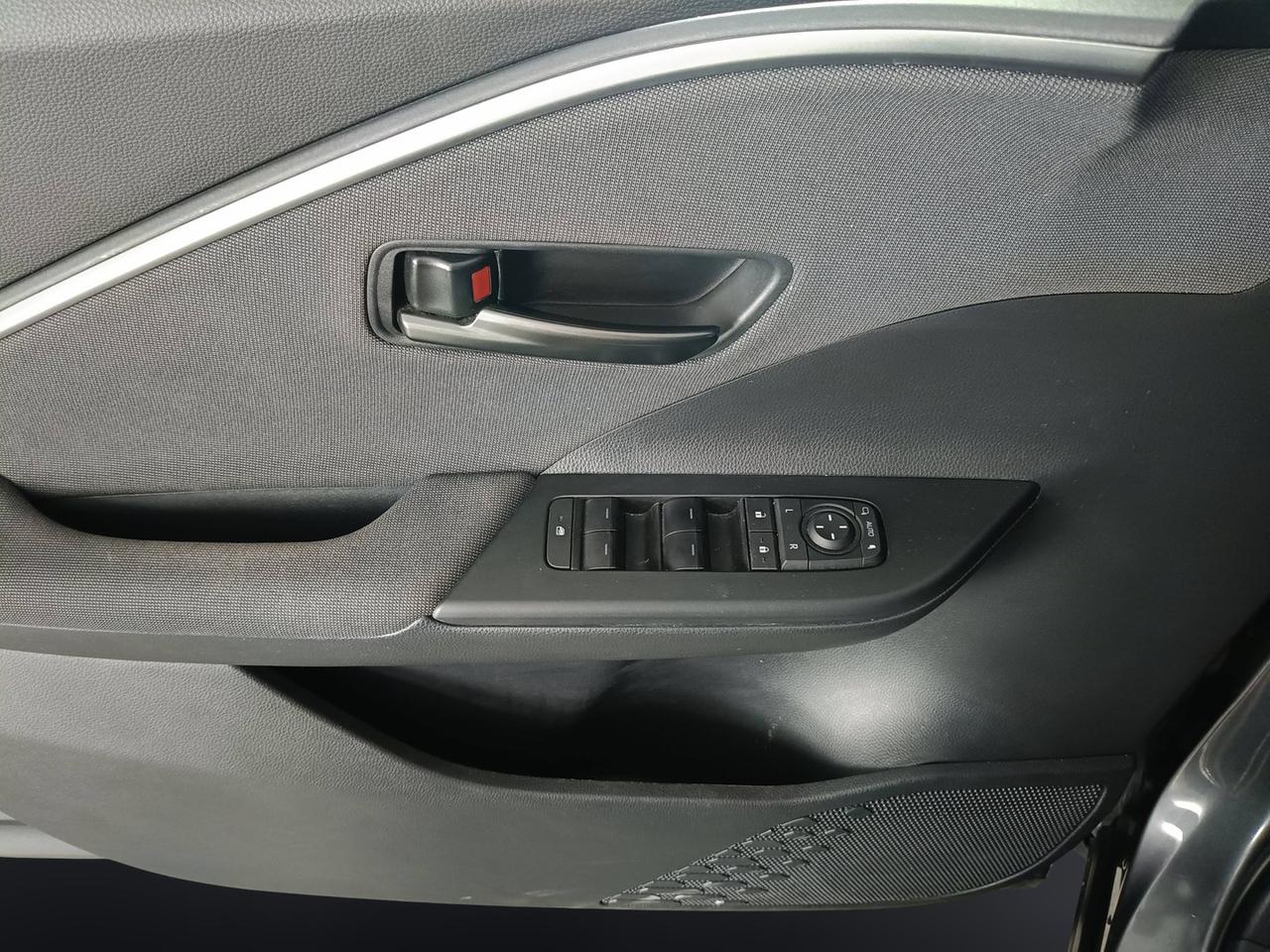 TOYOTA C-HR II 2023 - C-HR 2.0 hev Trend fwd e-cvt