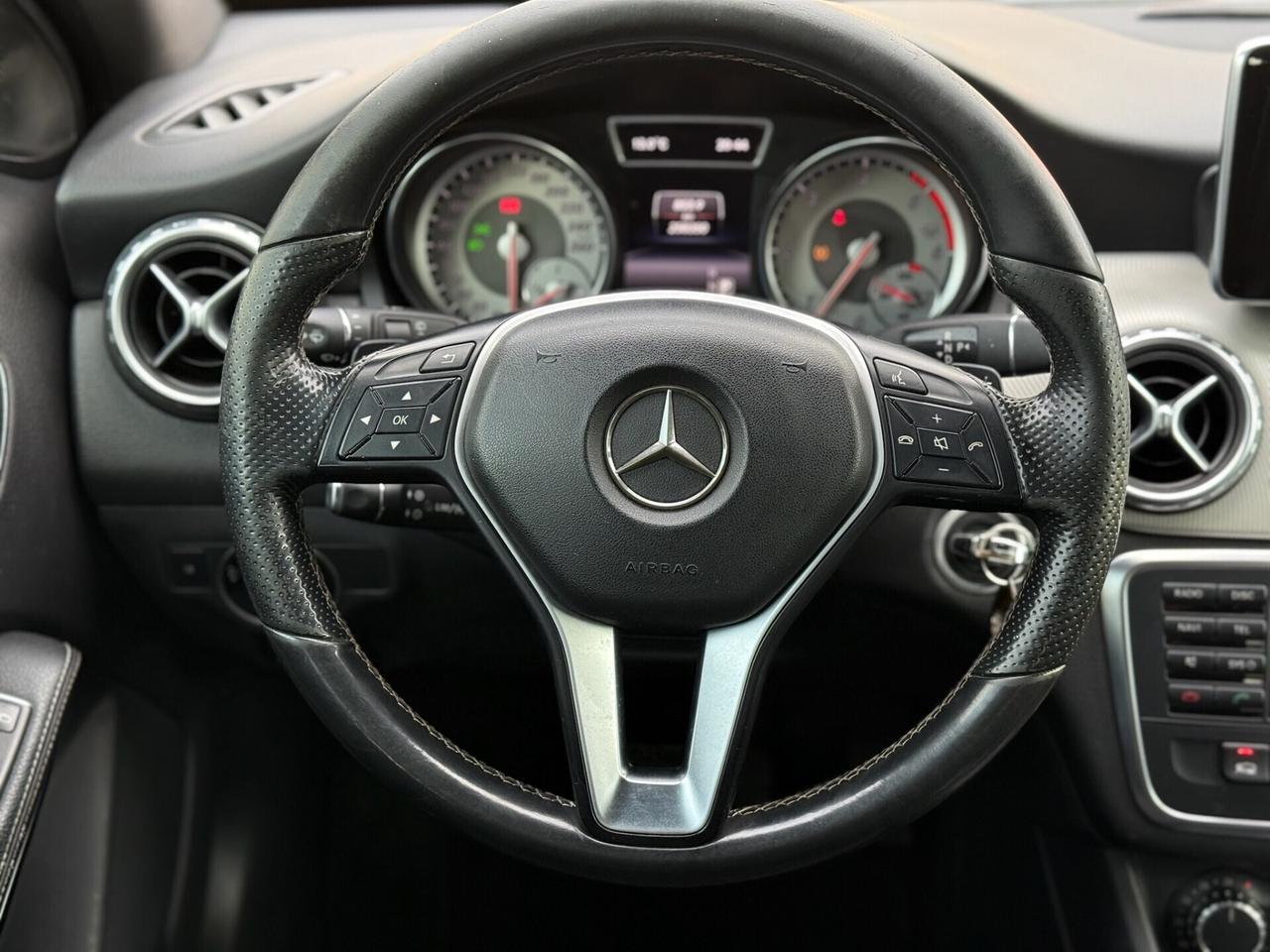 MERCEDES GLA 220 CDI 2015 Automatic 4Matic Premium