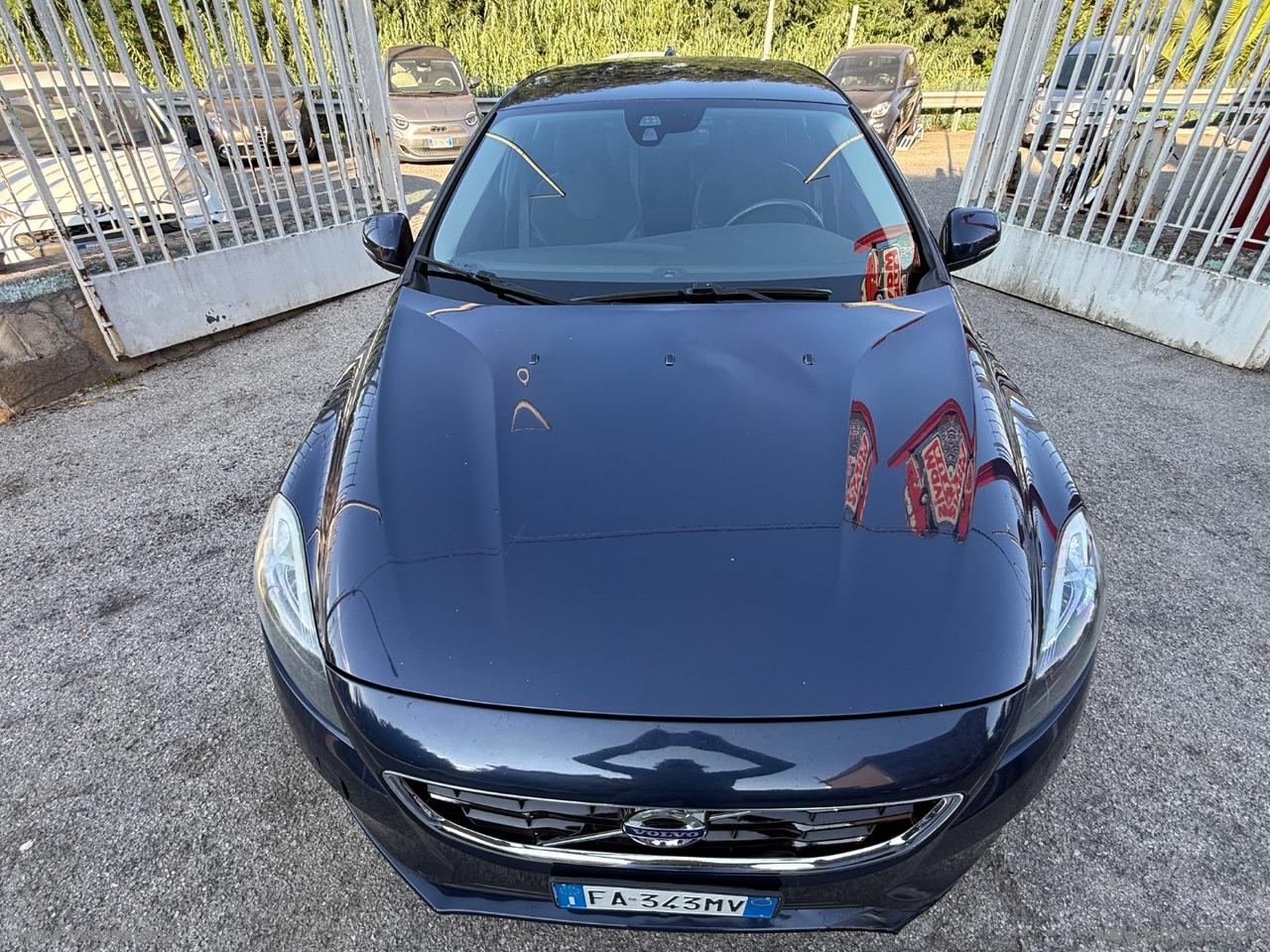 VOLVO V40 D2 1.6 Momentum