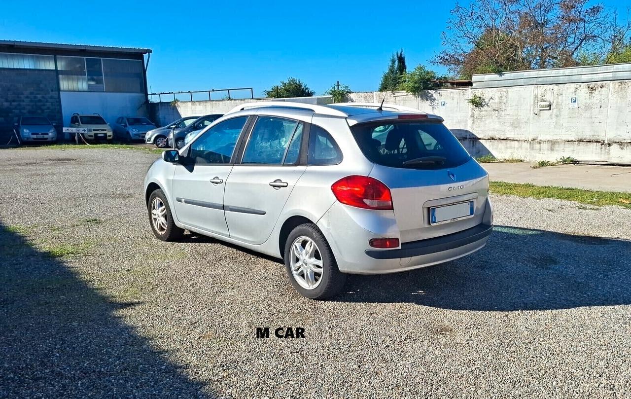 Renault Clio 1.2 16V SporTour Le Iene
