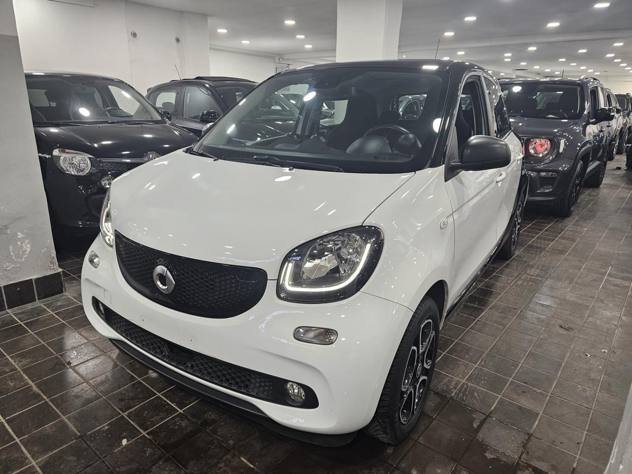 NUOVA SMART FORFOUR IDENTITY BLACK EDITION PASSION 0.9 BENZ 90CV TWINAMIC