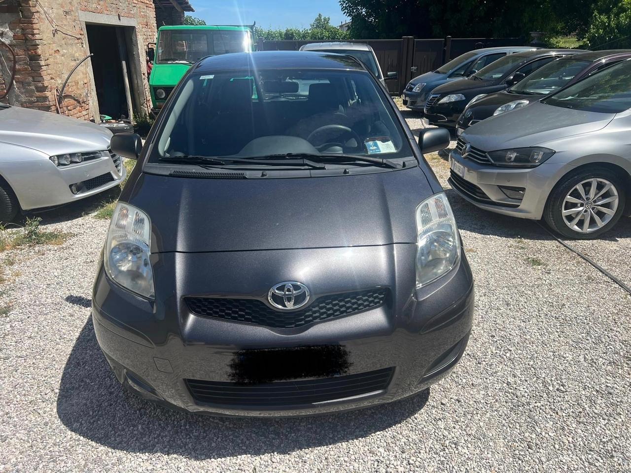 Toyota Yaris 1.0 5 porte