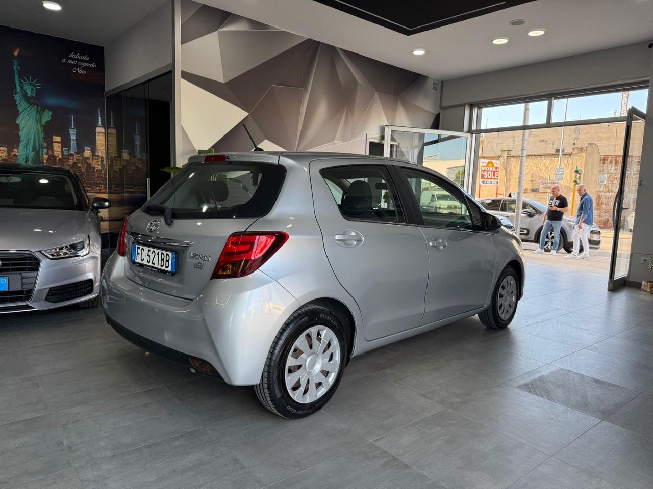 Toyota Yaris 1.0 5 porte Lounge-84.000 Km