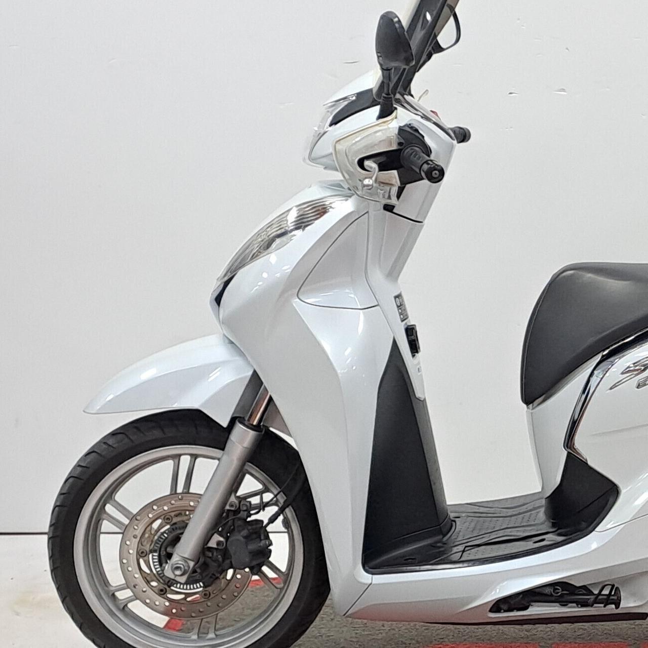 Honda SH 300 TUA ANCHE SENZA REDDITO