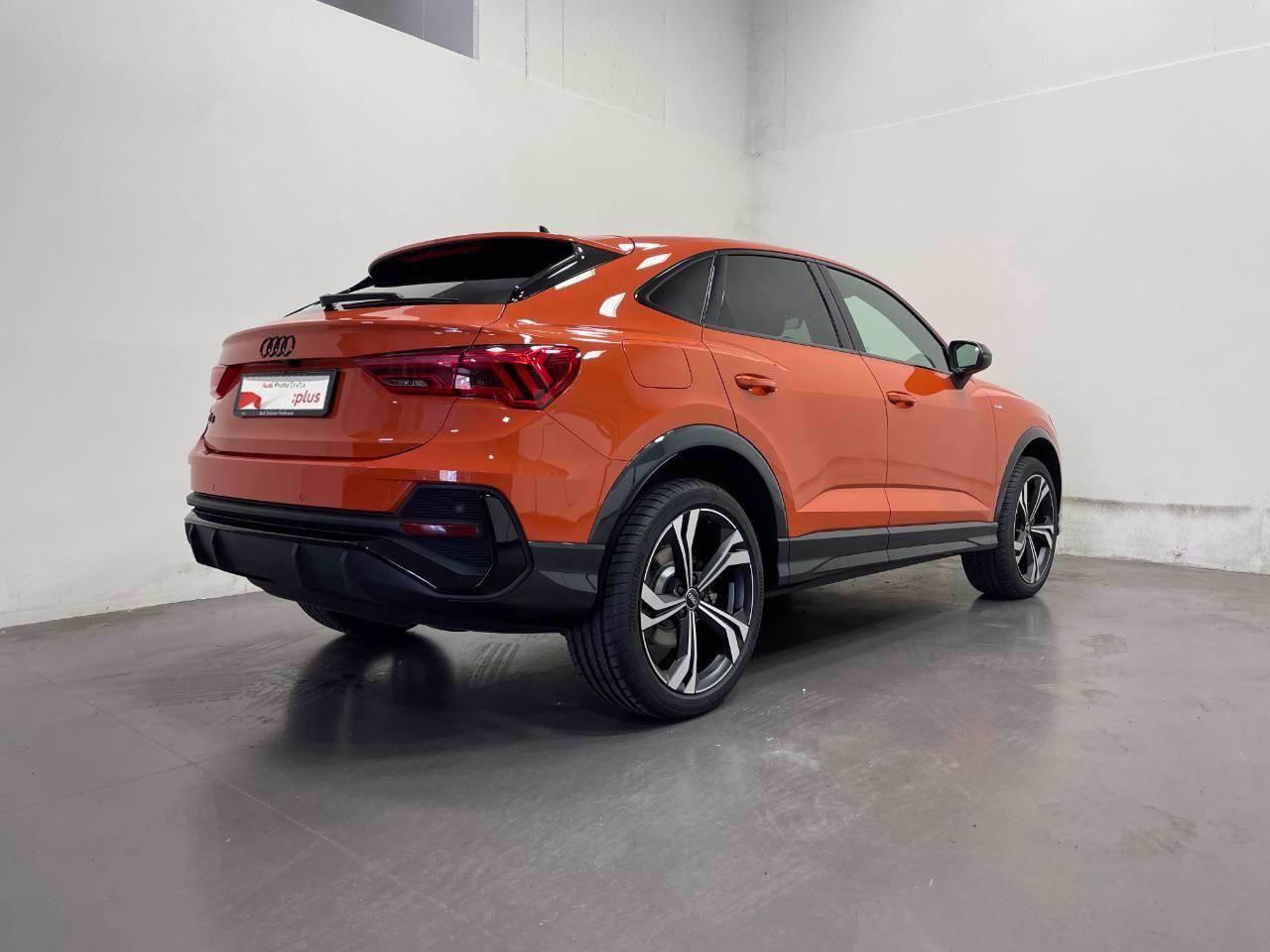 AUDI Q3 SPORTBACK 45 TFSIe S-TRONIC IDENTITY BLACK