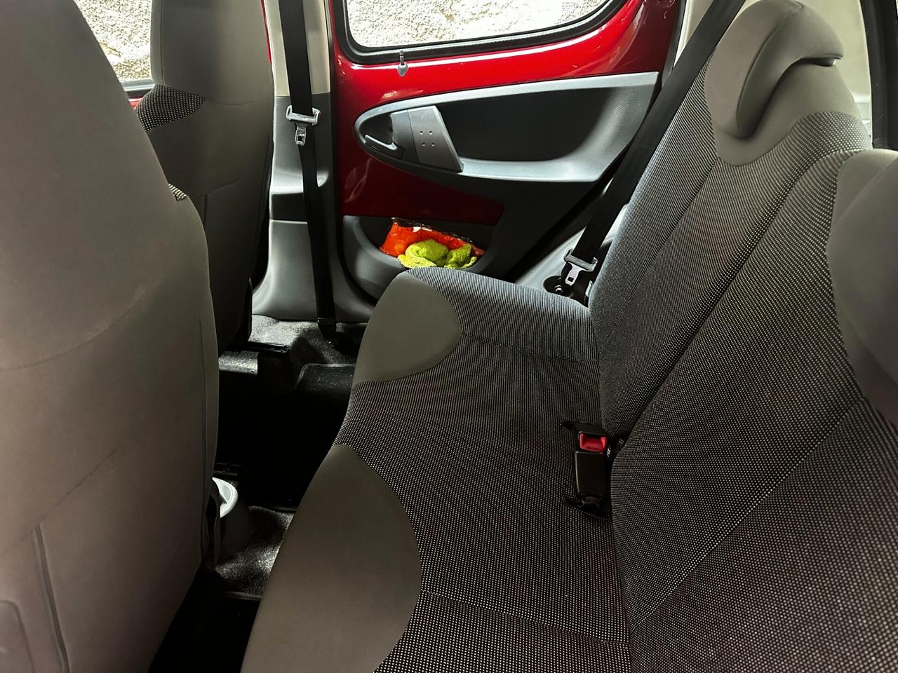 Peugeot 107 1.0 68CV 5p. Sweet Years 2Tronic