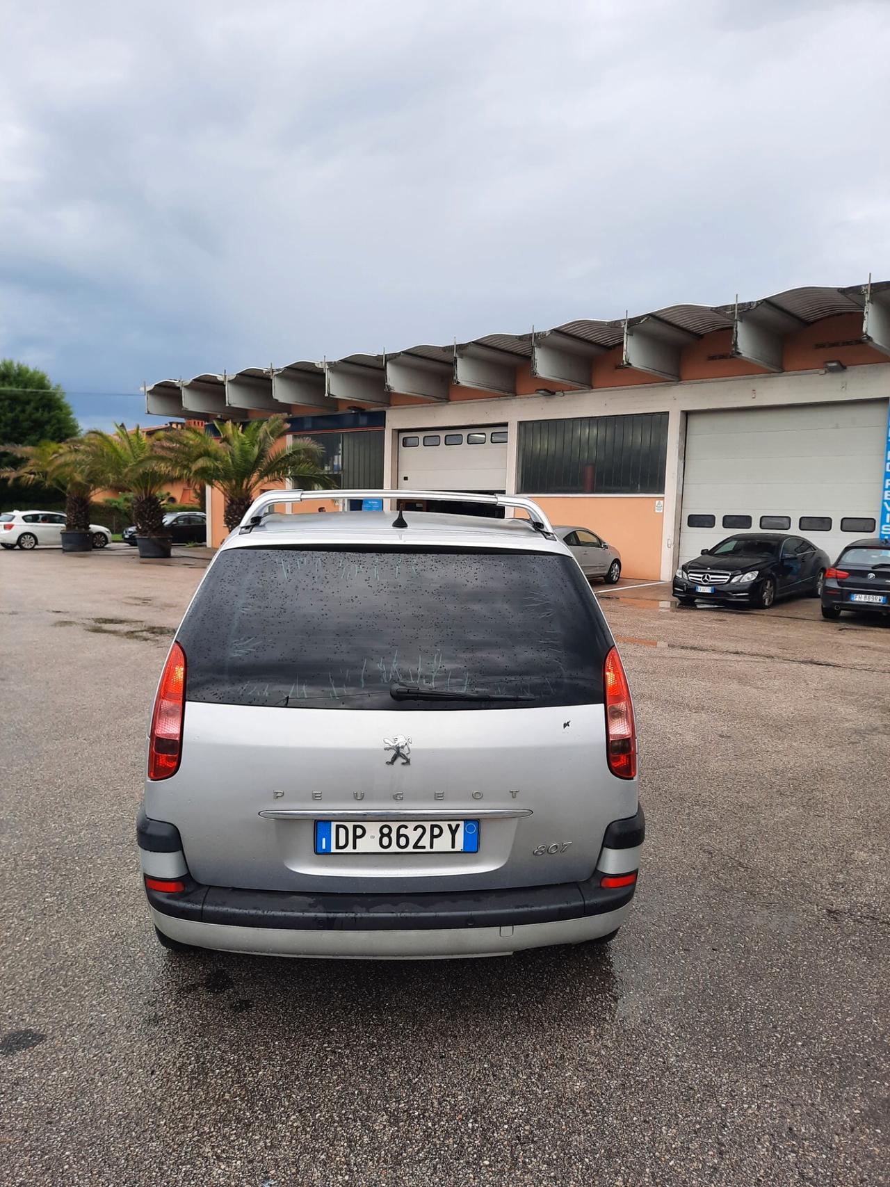 Peugeot 807 2.0 HDi FAP SV 7 POSTI