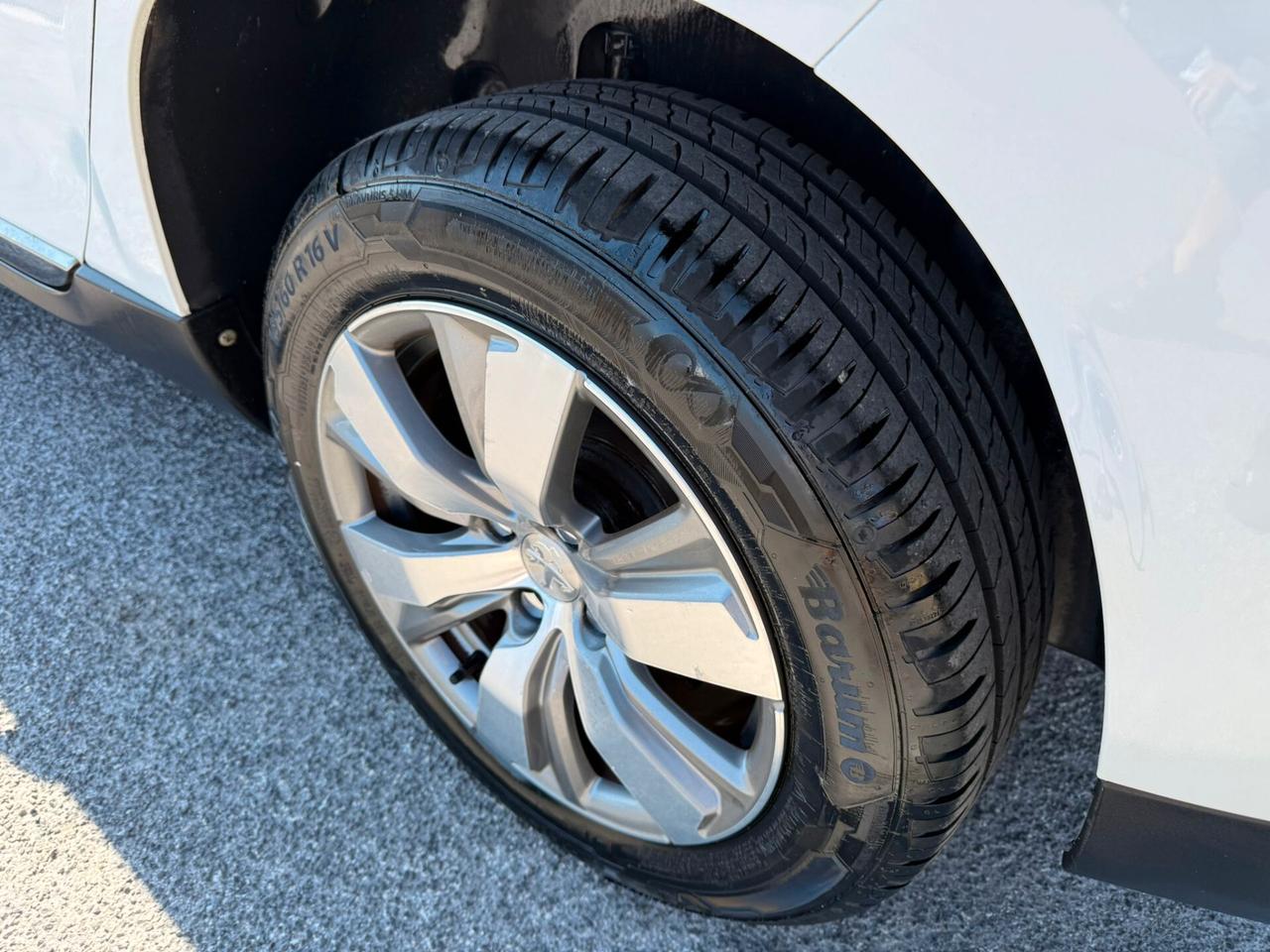 PEUGEOT 2008 ALLURE 1.6e-HDi 92CV S&S