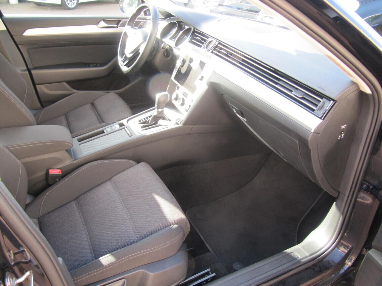 Volkswagen Passat Variant 1.6 TDI SCR DSG Business BMT - automatico