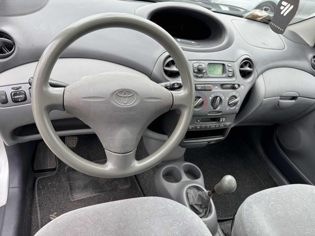 TOYOTA Yaris 1.0i 16V cat 5 porte
